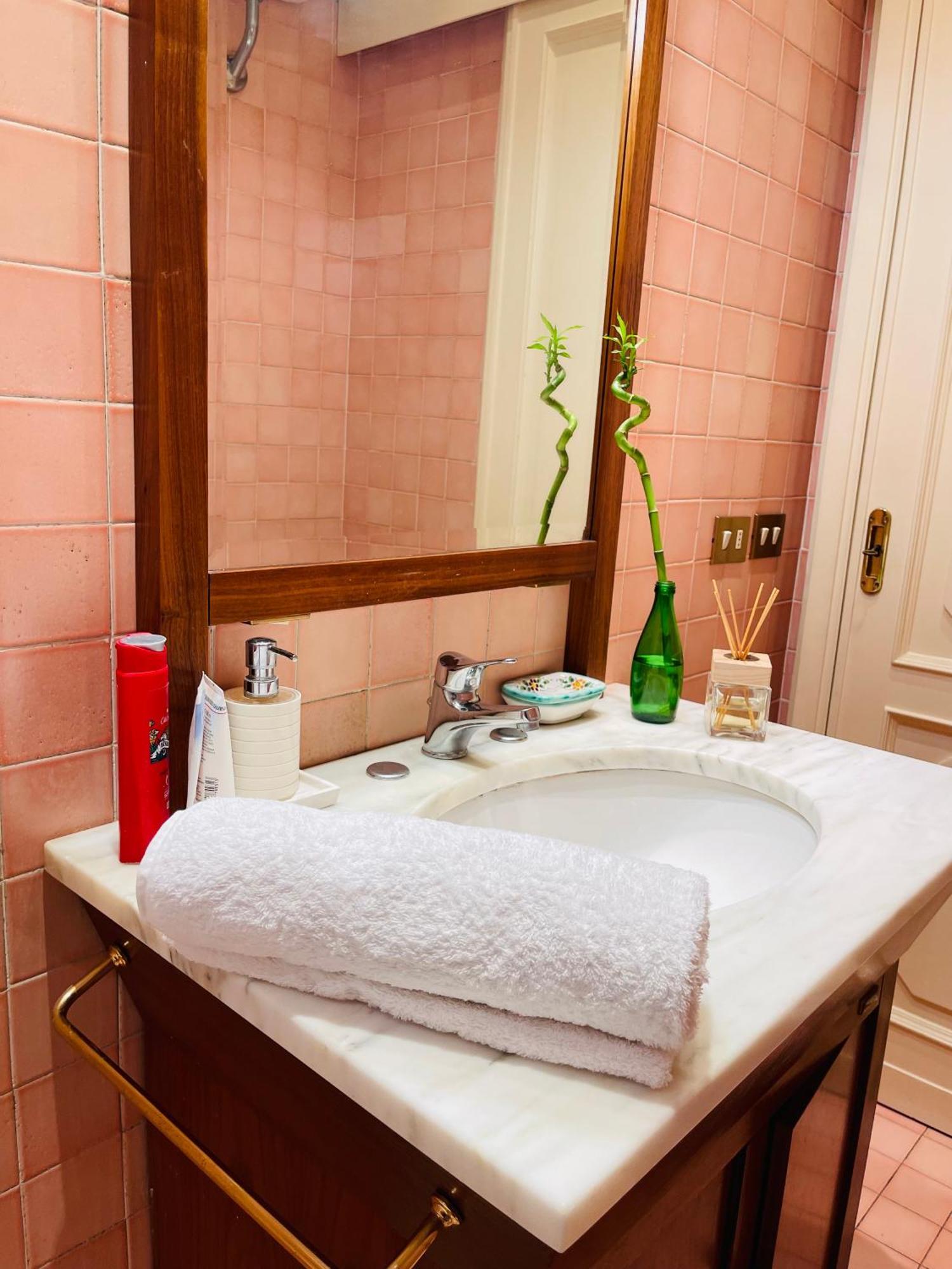 Bed and Breakfast Holiday Colosseum Рим Экстерьер фото